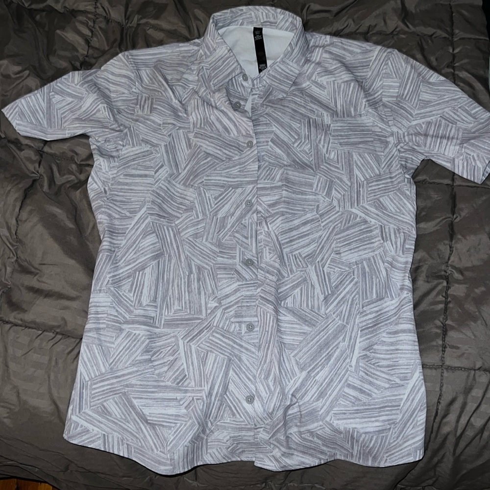 Lululemon Men’s Short Sleeve Button Up